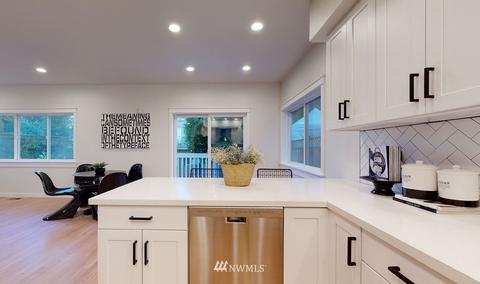 357 77th St, Seattle, WA 98103 photo 4