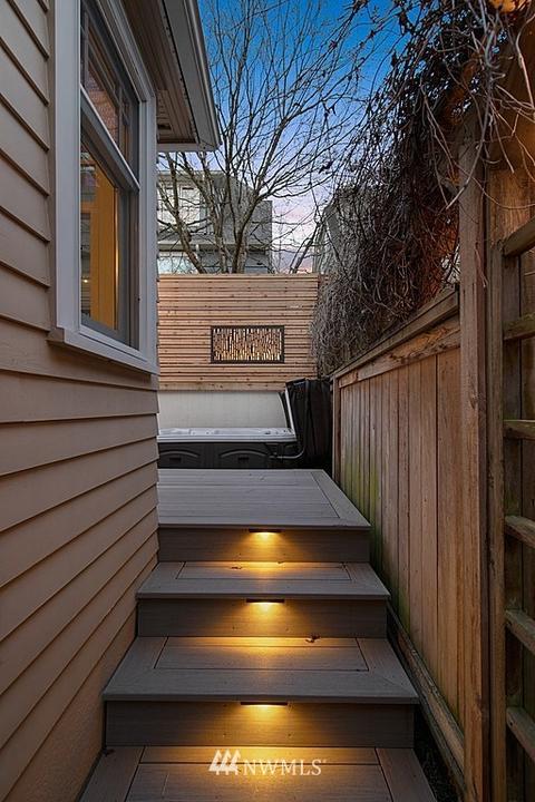 2268 E Howe St, Seattle, WA 98122 photo 30