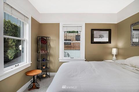 2268 E Howe St, Seattle, WA 98122 photo 13