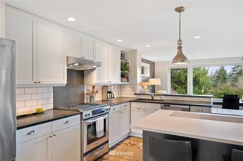 7305 Soundview Dr, Edmonds, WA 98026 photo 4