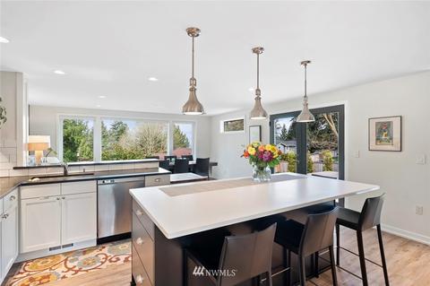 7305 Soundview Dr, Edmonds, WA 98026 photo 5