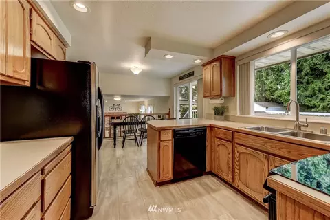 802 89th St SE, Everett, WA 98208 photo 8