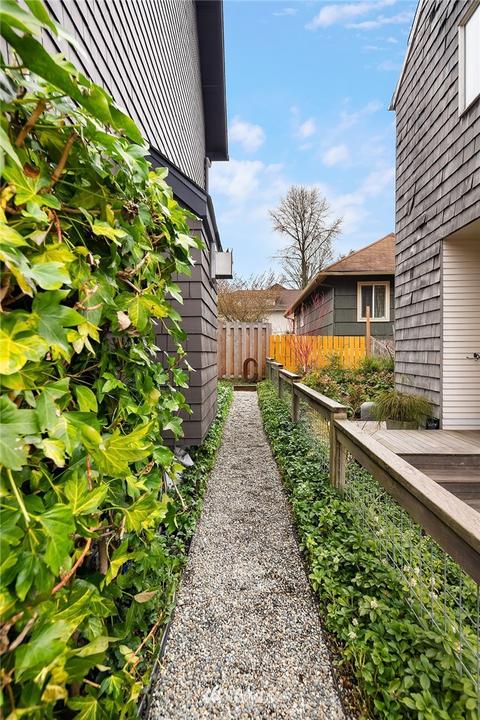 329 30th Ave E, Seattle, WA 98112 photo 27