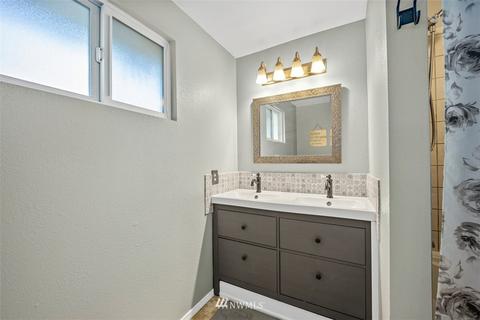 906 E Glen Oaks Dr, Spanaway, WA 98387 photo 16