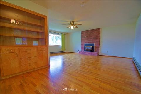 1186 Florence St, Enumclaw, WA 98022 photo 3