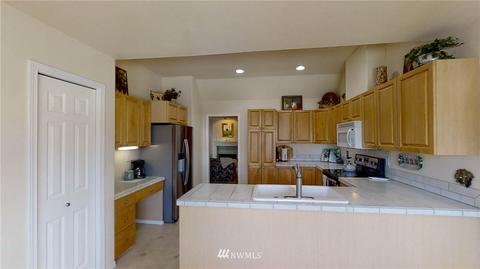 1472 Mountain View Dr, Enumclaw, WA 98022 photo 4