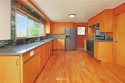 170 E 3rd St, Union, WA 98592 photo 3