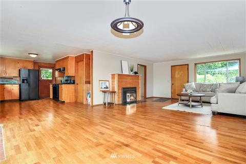 170 E 3rd St, Union, WA 98592 photo 6