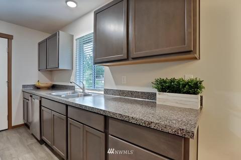 719 Tipsoo Loop S, Rainier, WA 98576 photo 9