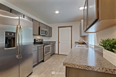 719 Tipsoo Loop S, Rainier, WA 98576 photo 8