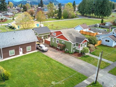 1917 Lafromboise St, Enumclaw, WA 98022 photo 2