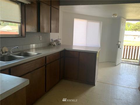 305 Baltimore, Longview, WA 98632 photo 6