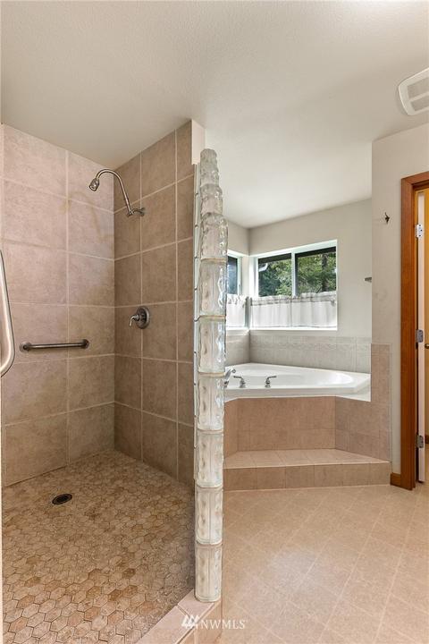 40 E Soderberg Rd, Allyn, WA 98524 photo 23