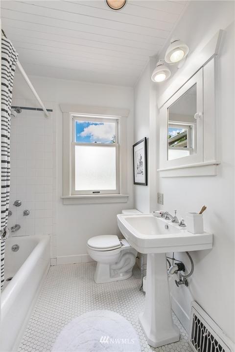 1932 25th Ave E, Seattle, WA 98112 photo 17
