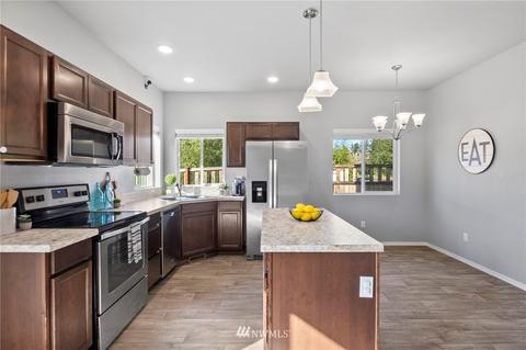 719 Tipsoo Loop S #B, Rainier, WA 98576 photo 3