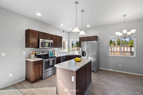 719 Tipsoo Loop S #B, Rainier, WA 98576 photo 4