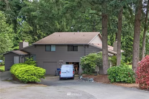 17213 Gravenstein Rd, Bothell, WA 98012 photo 2