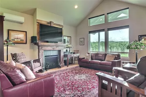 481 E Soderberg, Allyn, WA 98524 photo 5
