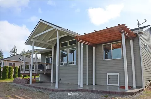 481 E Soderberg, Allyn, WA 98524 photo 2