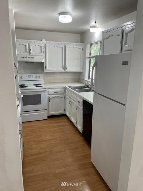 10018 NE 202nd St, Bothell, WA 98011 photo 5