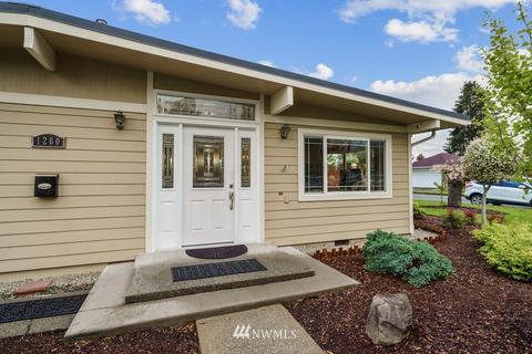 1260 Lafromboise St, Enumclaw, WA 98022 photo 2