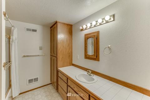 1014 Angle Ln, Everett, WA 98201 photo 32