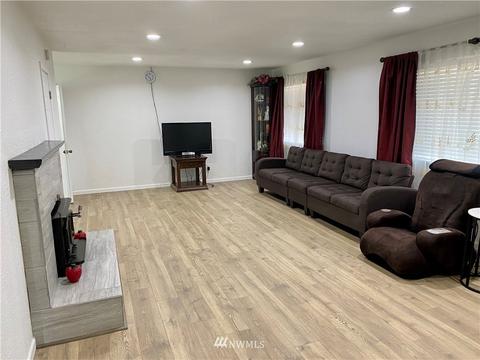 1921 Gault St, Sumner, WA 98390 photo 4