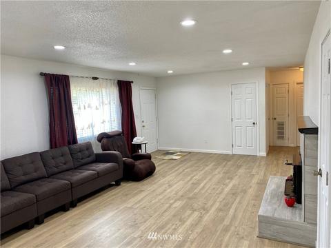 1921 Gault St, Sumner, WA 98390 photo 5