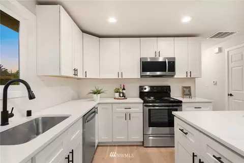 19417 Crescent Dr E, Spanaway, WA 98387 photo 8