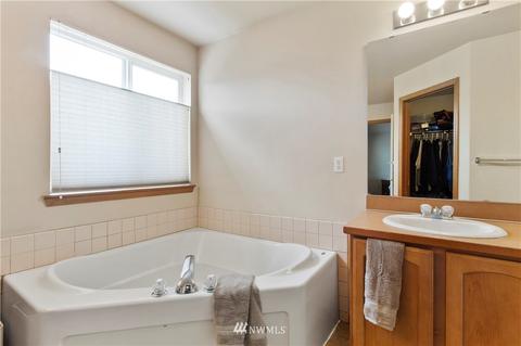 214 Michell Ln NE, Orting, WA 98360 photo 21