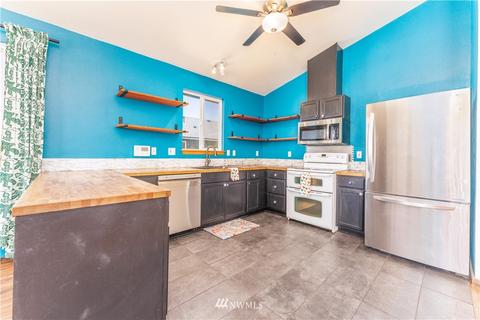 332 E Prospect St, Chelan, WA 98816 photo 4