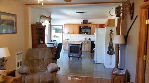 808 SE Front St, Winlock, WA 98596 photo 2