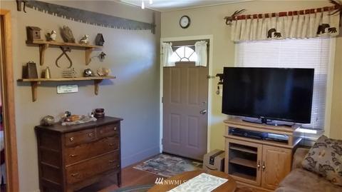 808 SE Front St, Winlock, WA 98596 photo 4