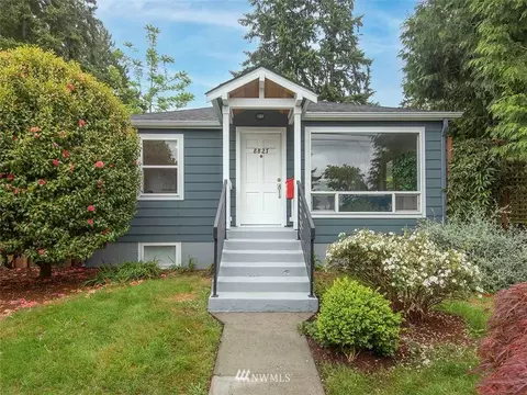 8827 15th Ave NE, Seattle, WA 98115 photo 1