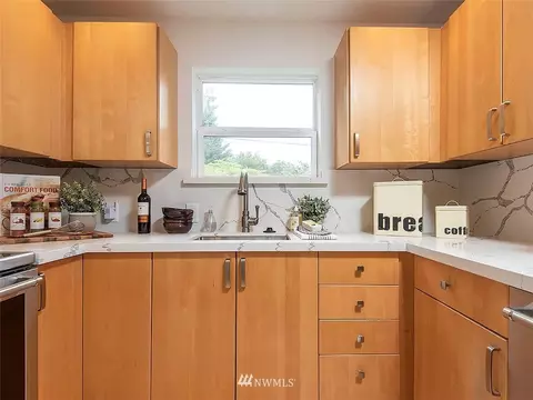 8827 15th Ave NE, Seattle, WA 98115 photo 12