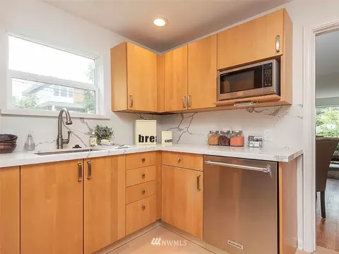 8827 15th Ave NE, Seattle, WA 98115 photo 14