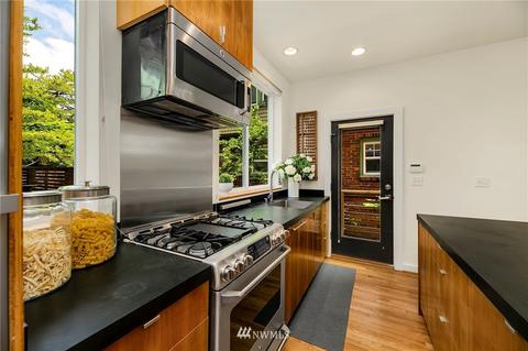 1806 E John St, Seattle, WA 98112 photo 13