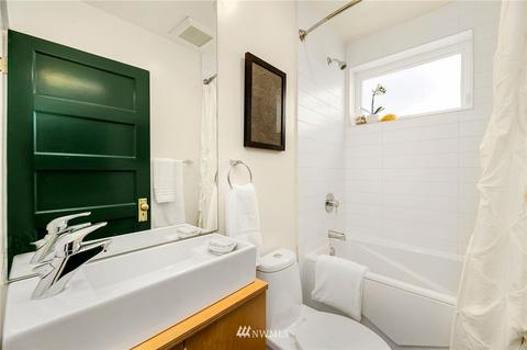 1806 E John St, Seattle, WA 98112 photo 25
