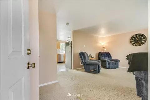 606 190th St E, Spanaway, WA 98387 photo 4