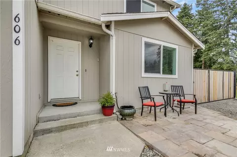 606 190th St E, Spanaway, WA 98387 photo 2