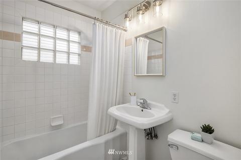 910 N 78th St, Seattle, WA 98103 photo 16