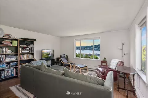 1823 Broadway E, Seattle, WA 98102 photo 13