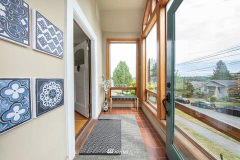 504 N 68th St, Seattle, WA 98103 photo 5
