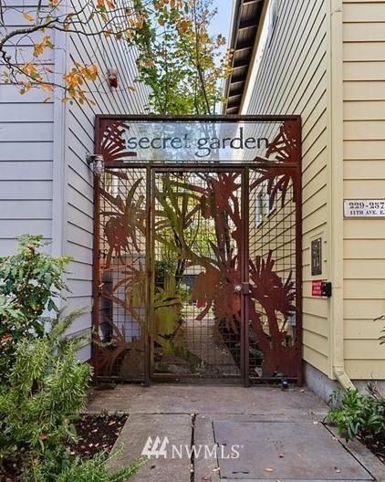 233 11th Ave E, Seattle, WA 98102 photo 1