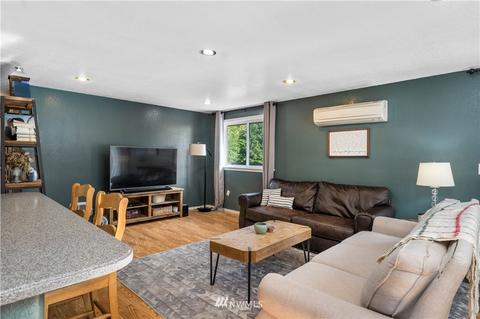 972 Tipsoo Loop N, Rainier, WA 98576 photo 17