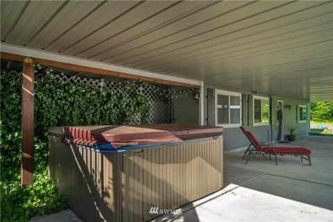 972 Tipsoo Loop N, Rainier, WA 98576 photo 15
