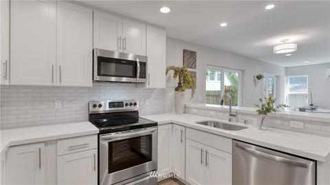 622 N 60th St #B, Seattle, WA 98103 photo 10