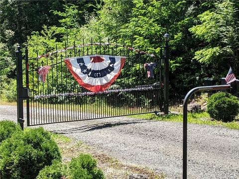 891 E April Ave, Grapeview, WA 98546 photo 2