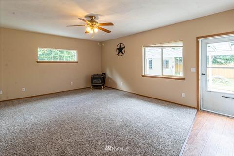 984 Tipsoo Loop N, Rainier, WA 98576 photo 11