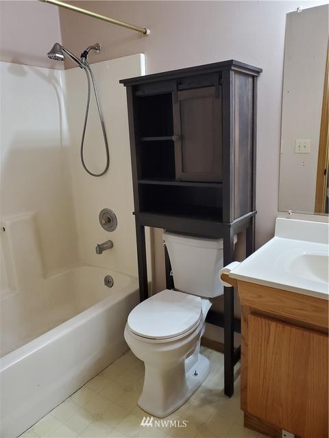984 Tipsoo Loop N, Rainier, WA 98576 photo 26